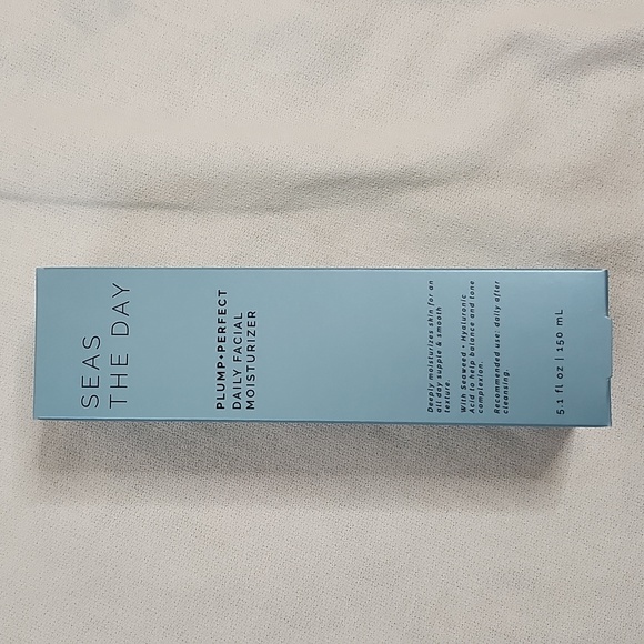 NIB Sun+Moon Facial Bundle - Picture 5 of 16